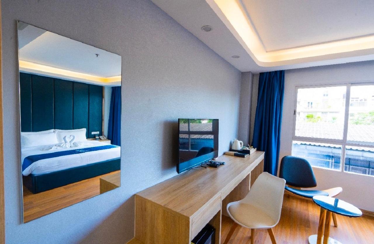 Sapphire Hotel Silom Bangkok Ngoại thất bức ảnh Deluxe Room