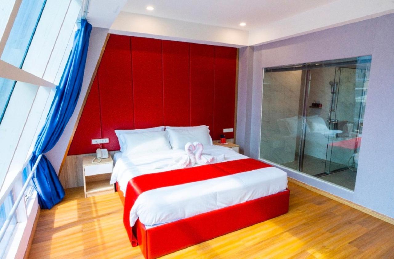Sapphire Hotel Silom Bangkok Ngoại thất bức ảnh A bedroom at the hotel