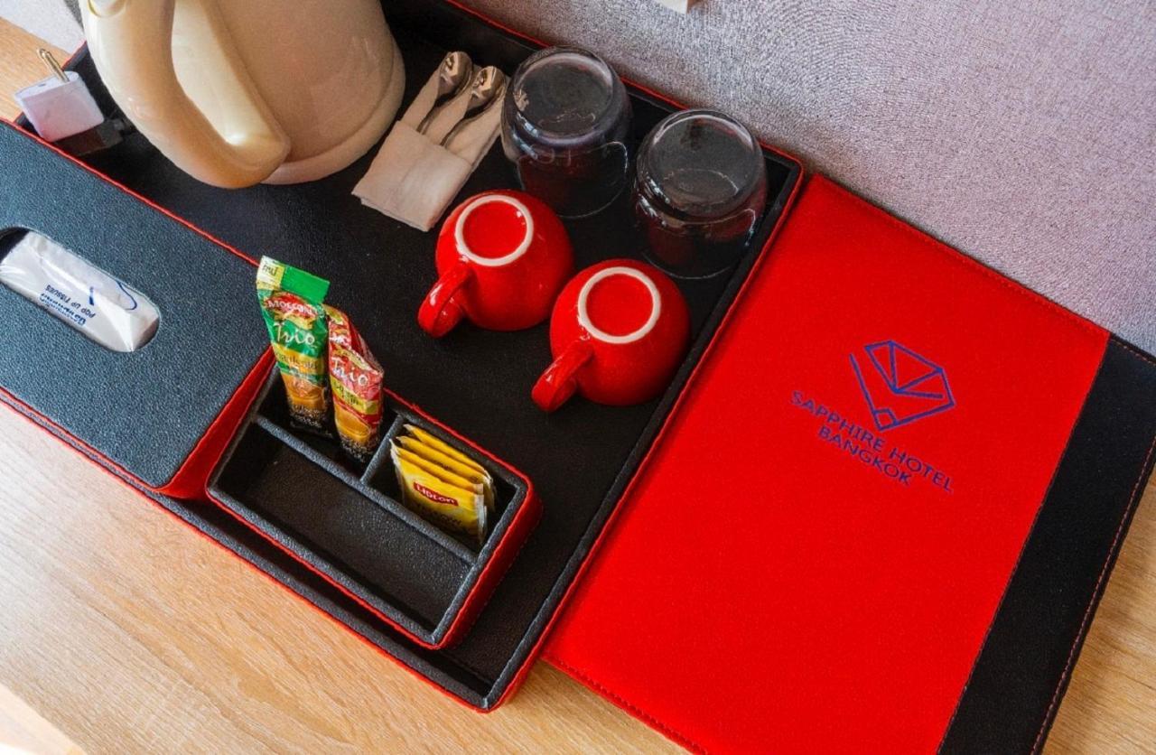 Sapphire Hotel Silom Bangkok Ngoại thất bức ảnh A tea tray